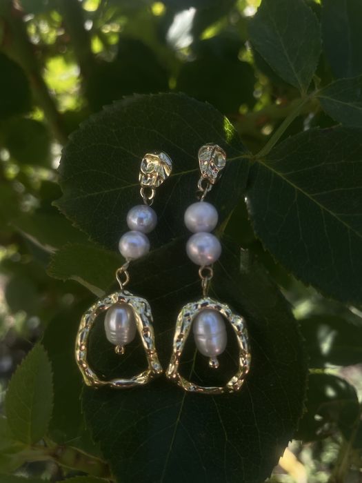 Серьги с натуральным жемчугом .