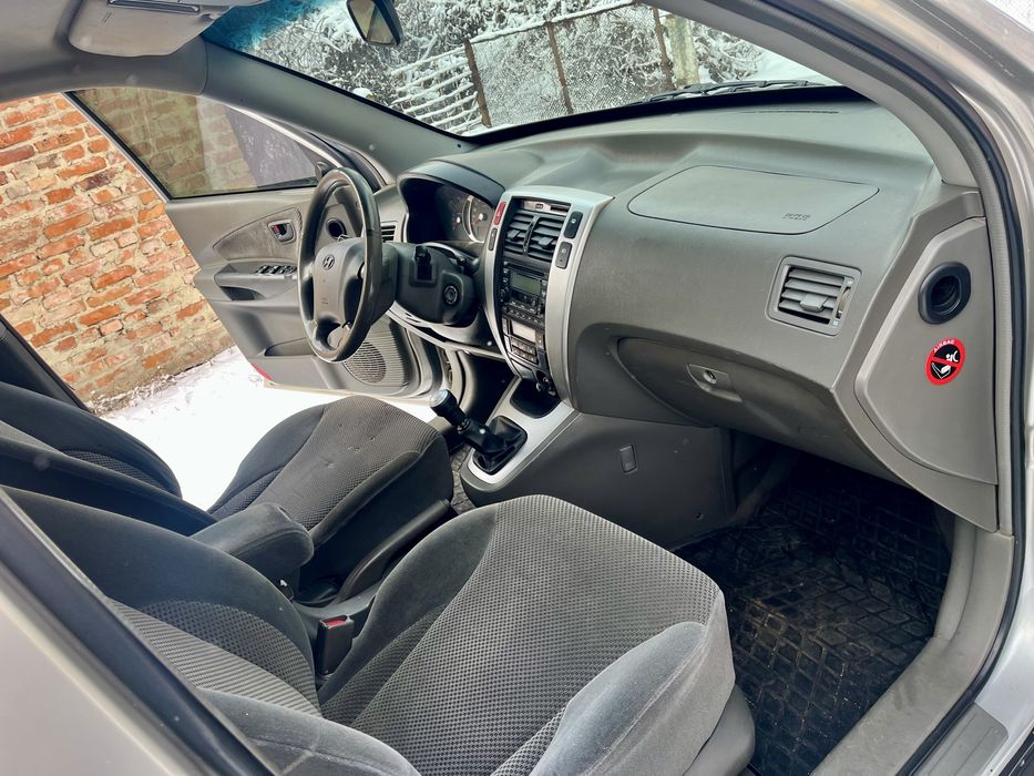 HYUNDAI Tucson 4*4. 2.0бензин! 2006год.