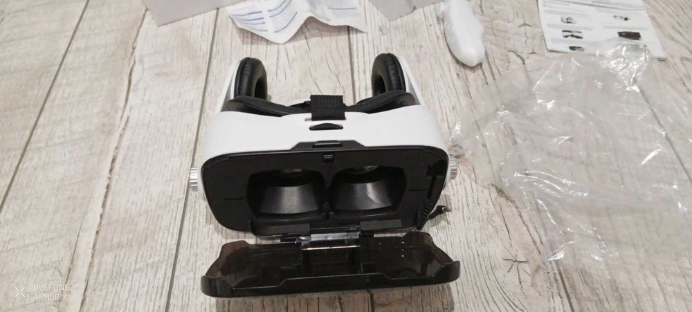 Окуляри віртуальної реальності VR Z4 з пультом