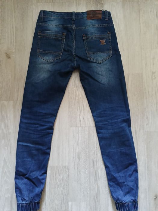 Мужские джинсы подросток