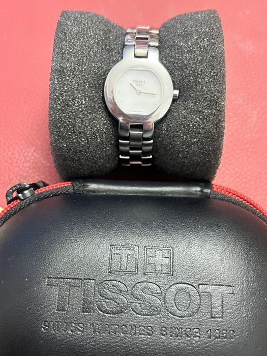 Zegarek damski Tissot perlowa tarcza + kamienie
