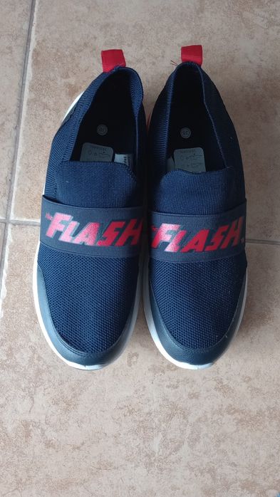 Nowe buty sportowe rozm.38