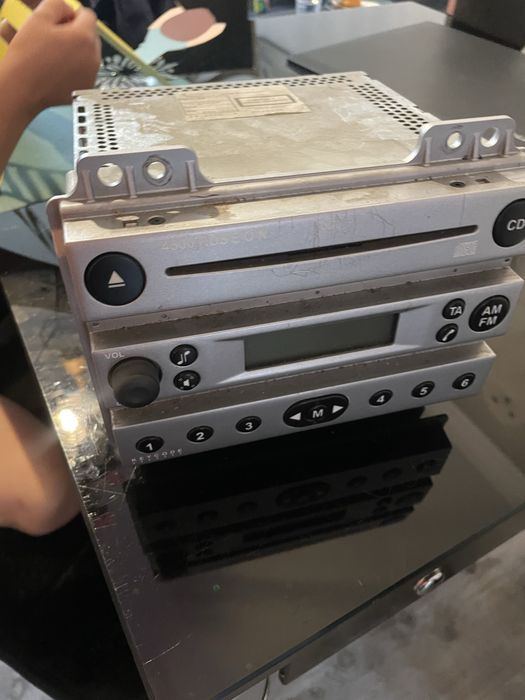Ford fiesta 2004 radio