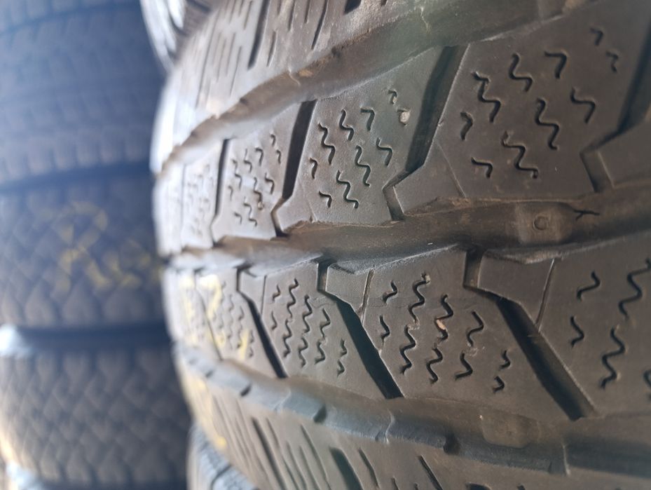 Цешка 205/75 R16C Continental VanContact Winter (Зимові Шини БУ) Склад