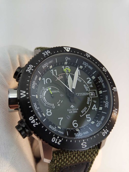 Часы Citizen BN5050-09X - альтиметр, компас, солнечная батарея, заряд