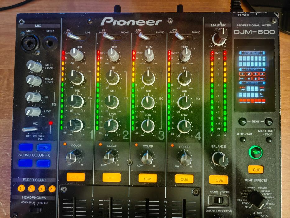 Mikser DJ Pioneer DJM-800 do naprawy lub na części