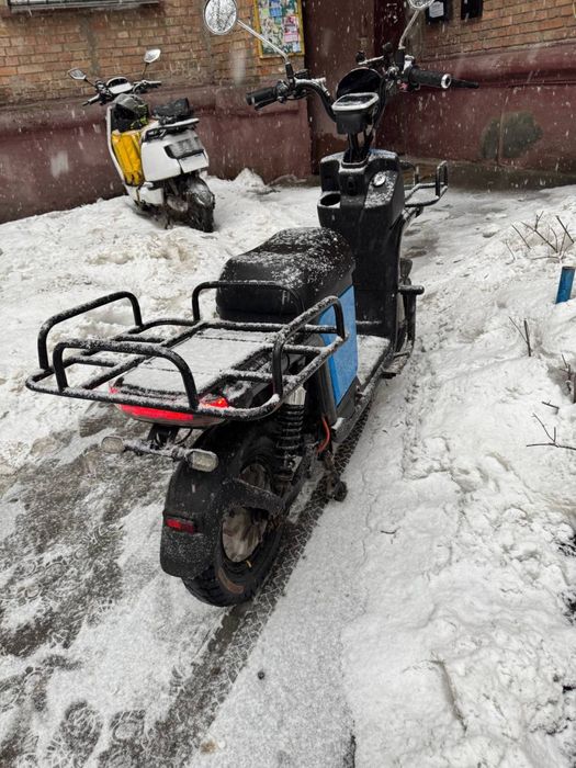 Скутер, електроскутер 1200w акум 72 v 65ah