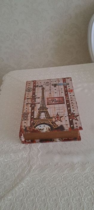 Подарункова скринька. Нова.