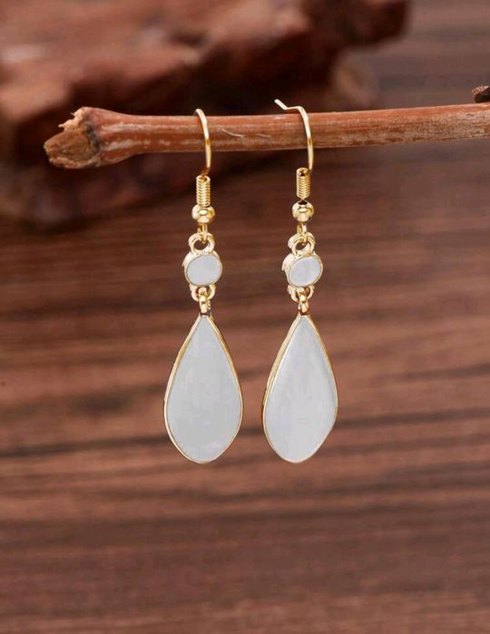 Kolczyki wiszące geometryczne białe łezki + zakładki Koty