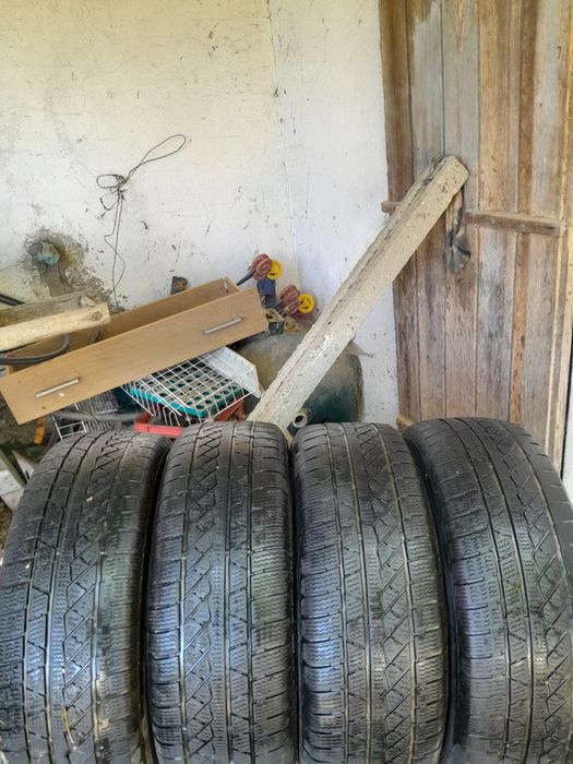 2 pneus 195 60 r15 mais 4 pneus 255 65 r17 bom estado