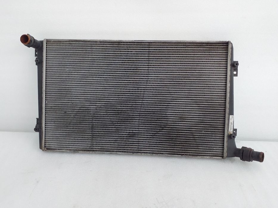 Radiador de água VOLKSWAGEN Passat Variant (3C5)