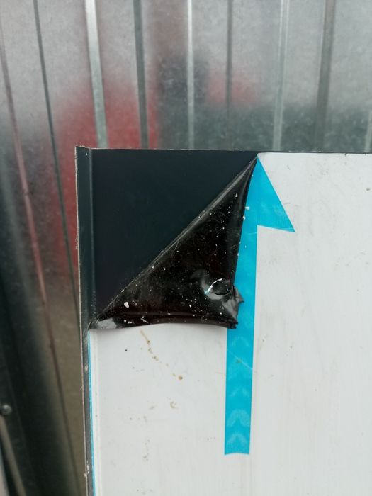Parapety zewnętrzne aluminiowe