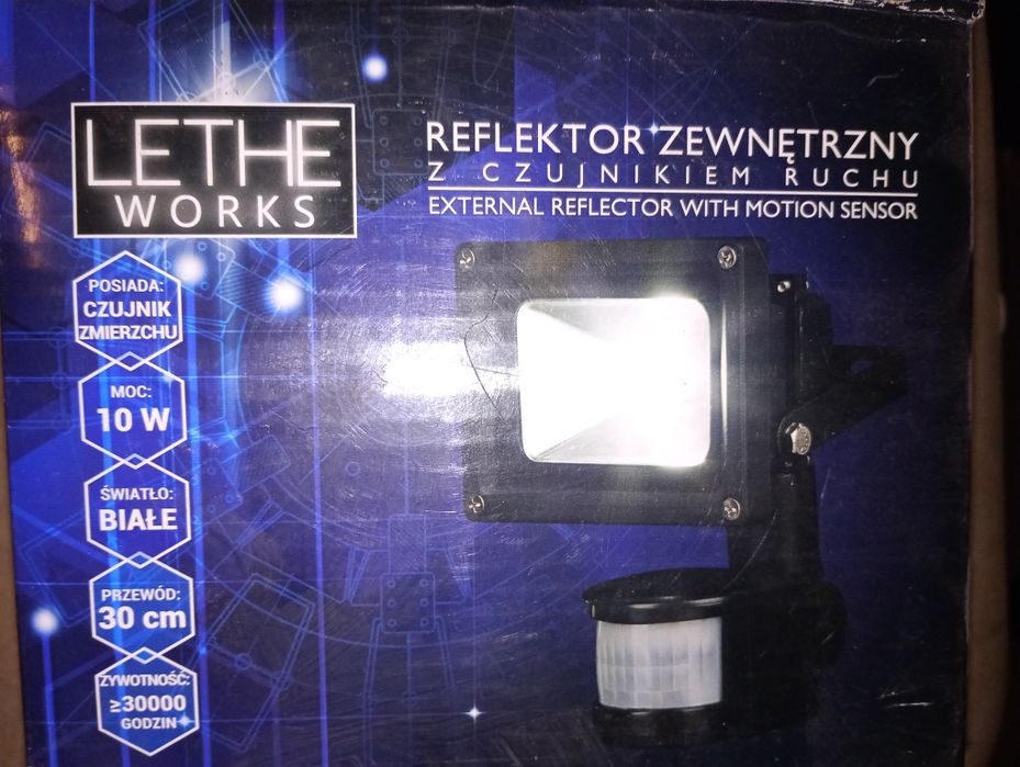 Nowy reflektor z czujnikiem ruchu