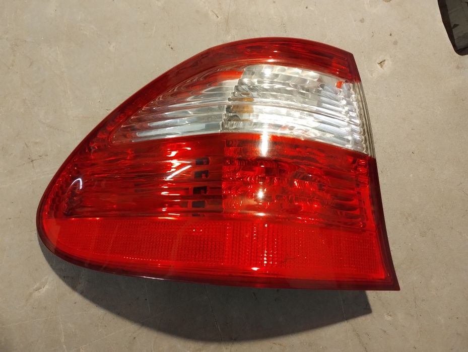 Lampa tylna lewa Mercedes w211 kombi avantgarde led