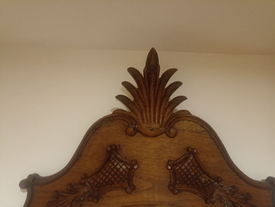 Espelho antigo, revestido em madeira