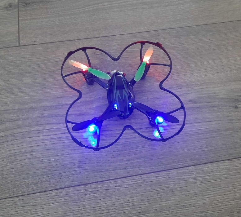 Б/у мини квадрокоптер Hubsan X4 Н107С с HD камерой, батарею заменить