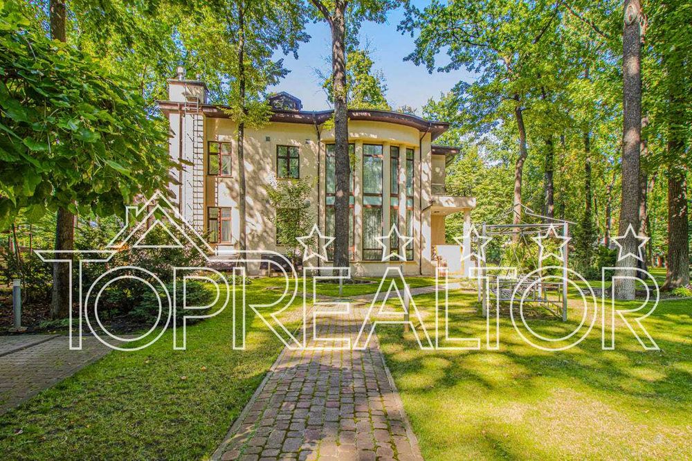 Елітний будинок у к.м. Park House з 13-метровим басейном