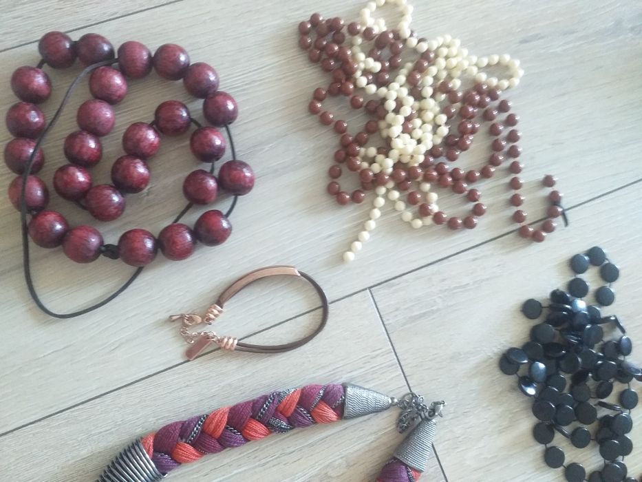 Zestaw biżuterii koraliki naszyjnik