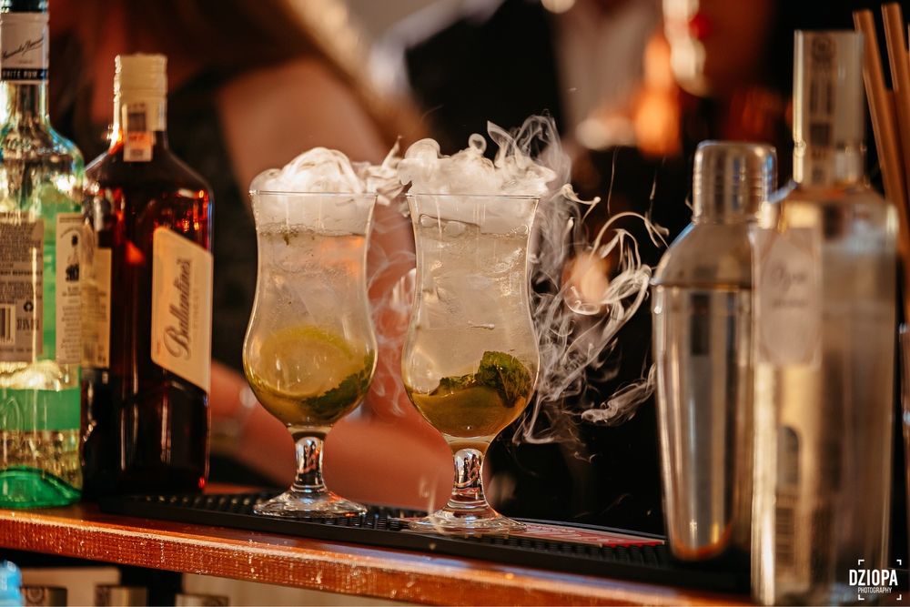 Barman na wesele, usługi barmańskie, mobilny drink bar