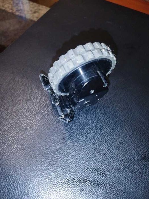 Roda esquerda cecotec conga 2290