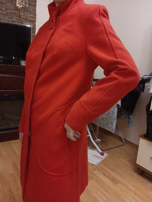 Пальто демісезонне жіноче 42-44 розмір, б/в, колір кораловий