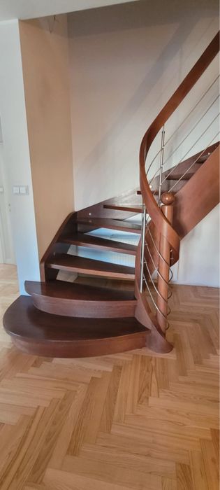 Schody dębowe wewnętrzne