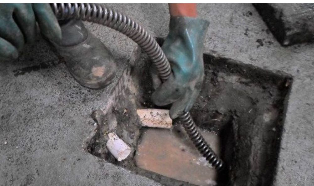 Canalizador / Desentupimentos / canalização  / Reparações