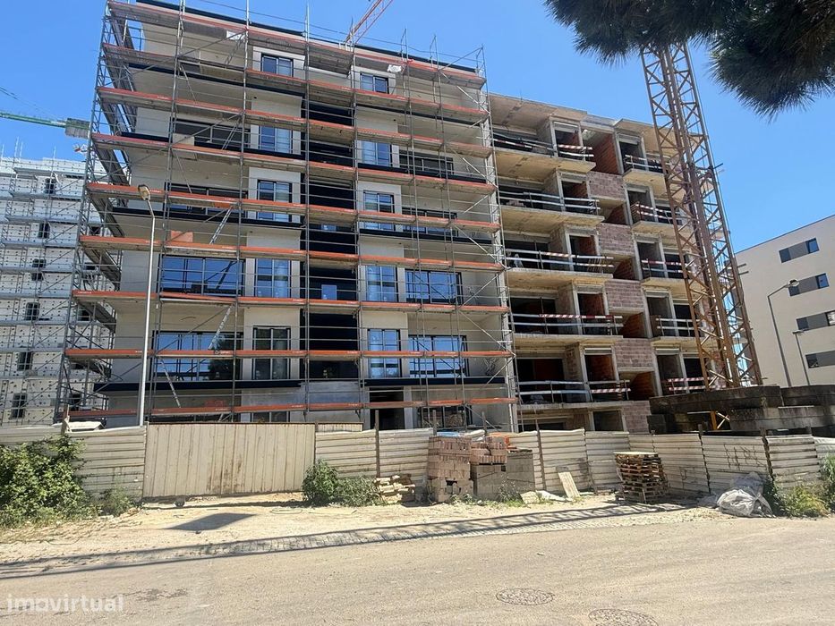 T2 Nova Construção - 2 Varandas e Garagem