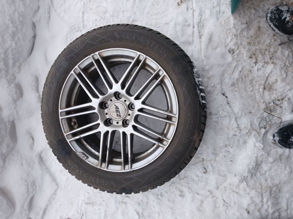 Шини 2 комплекти