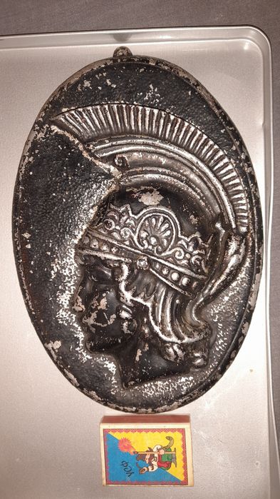 Алюминевый бюст персонажа грекоримской мифологии