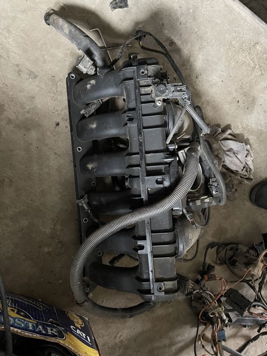 Продам впускной колектор bmw e60 2009 2.5 бензин