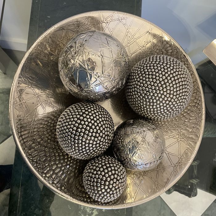 Para desocupar vendo taça e 5 bolas em inox da marca Sea