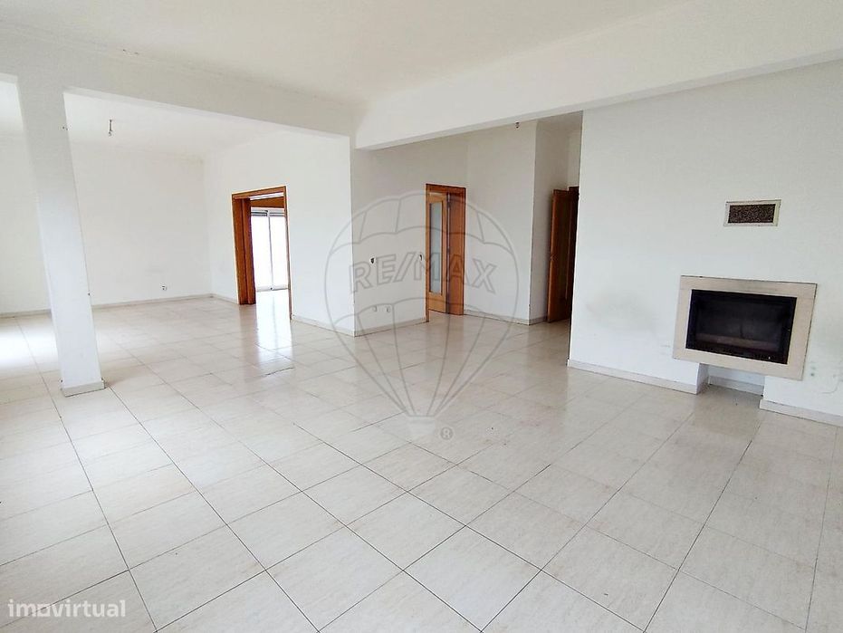 Apartamento T4 para venda — Azambuja, Lisboa
