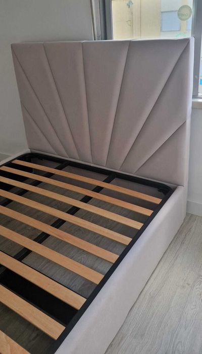 Camas De Casal Estofadas ALTA GAMA - MODELO RAYOS - Top de Gama 190x140m Estrado Incluído!!