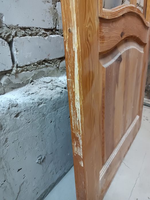 Продам дверь дерево  б/у
