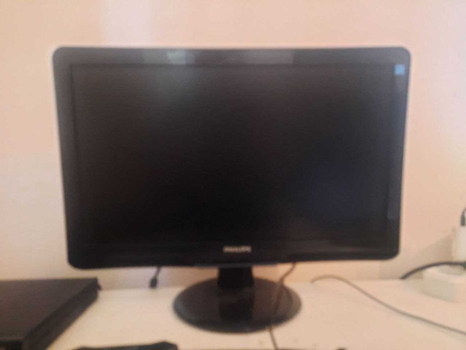 Компьютер Lenovo ThinkCentre Tiny Desktop M715q