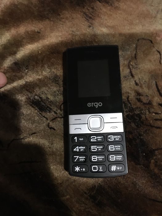 ergo B185 хороший кнопочний телефон в подарунок сд карта