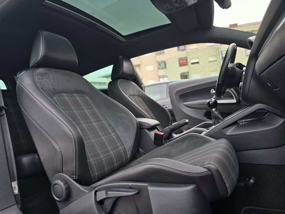 VOLKSWAGEN SCIROCCO 2.0TDI 140CV (LOOK R)