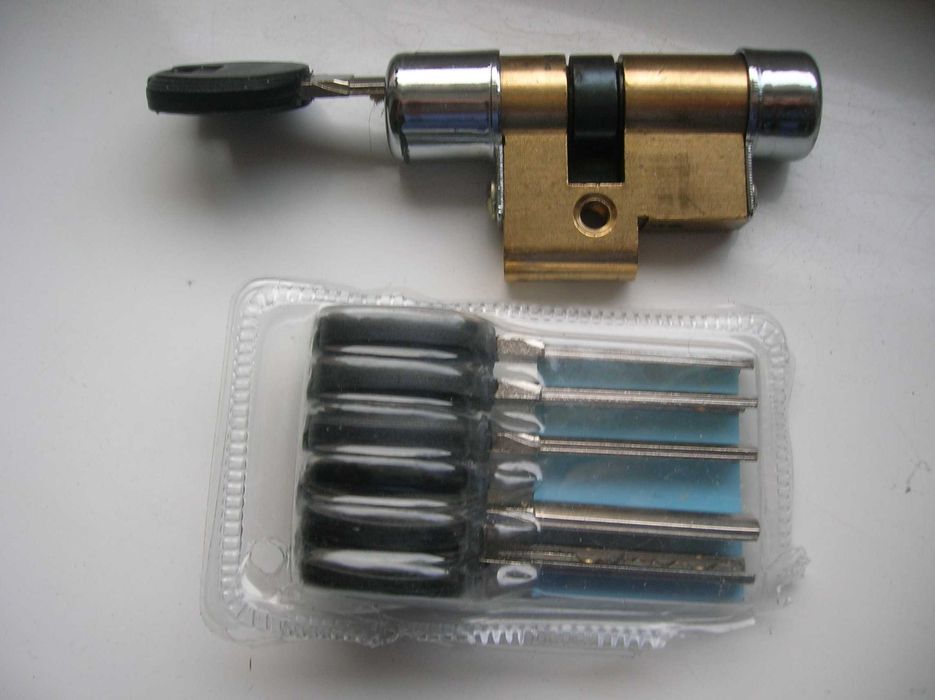 wkladka do drzwi zamka chinskiego