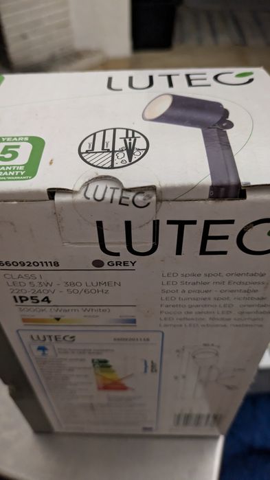 Lutec Explorer projetor exterior espigão solo