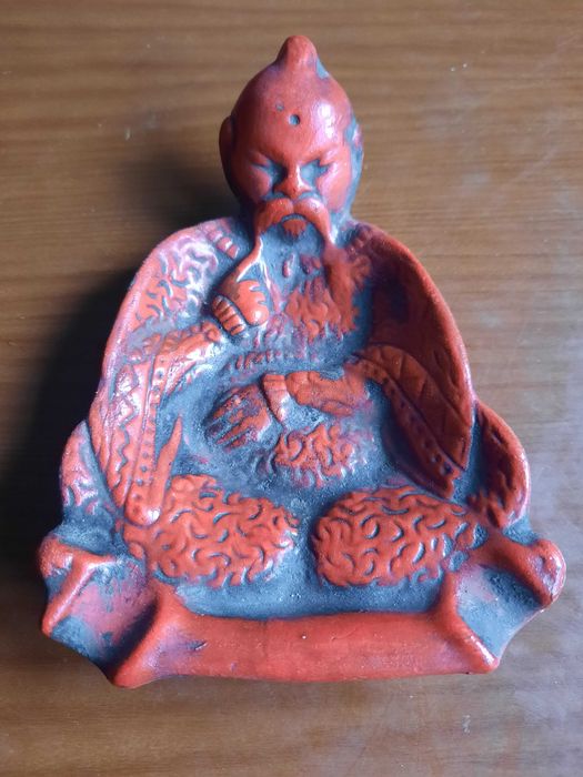 Vendo cinzeito muito antigo e muito original