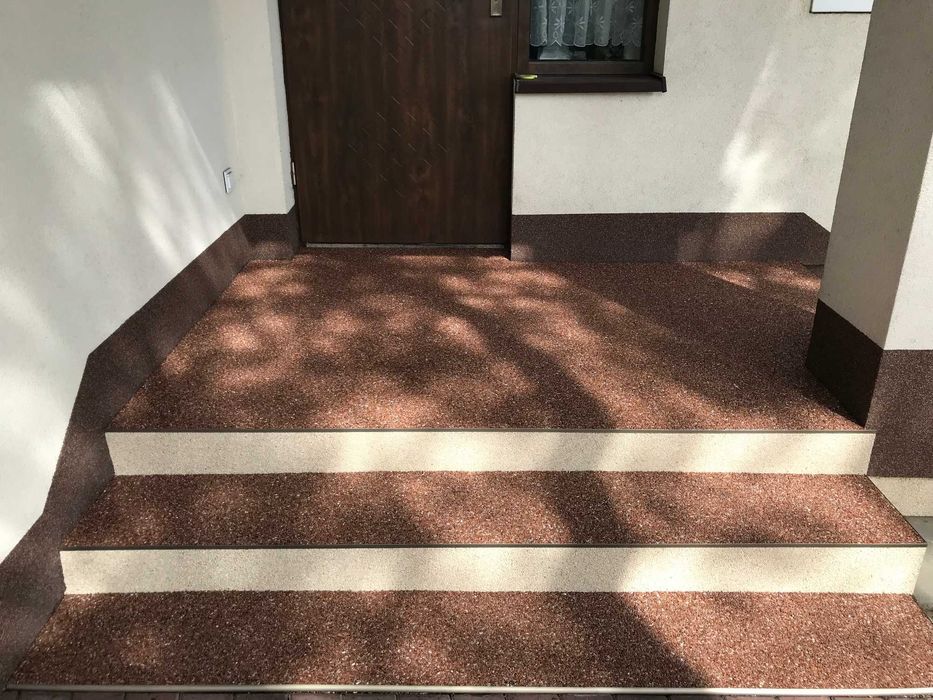 Kamienny dywan  balkon taras schody
