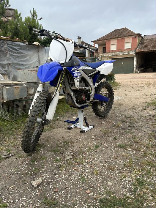 Yamanha yzf 250.