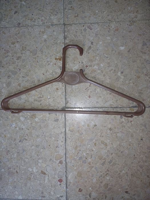 80 cabides de adulto