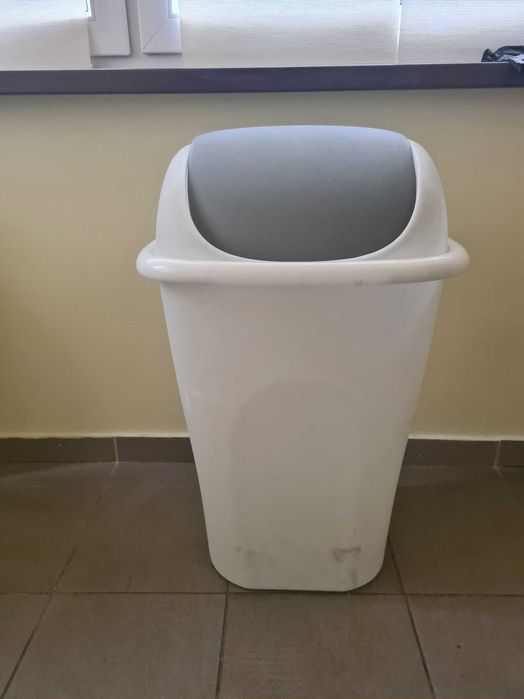 Bardzo duży kosz na ubrania