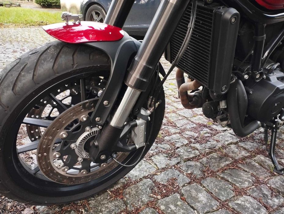 Benelli Leoncino 500 - Excelente estado, apenas 5.742Km