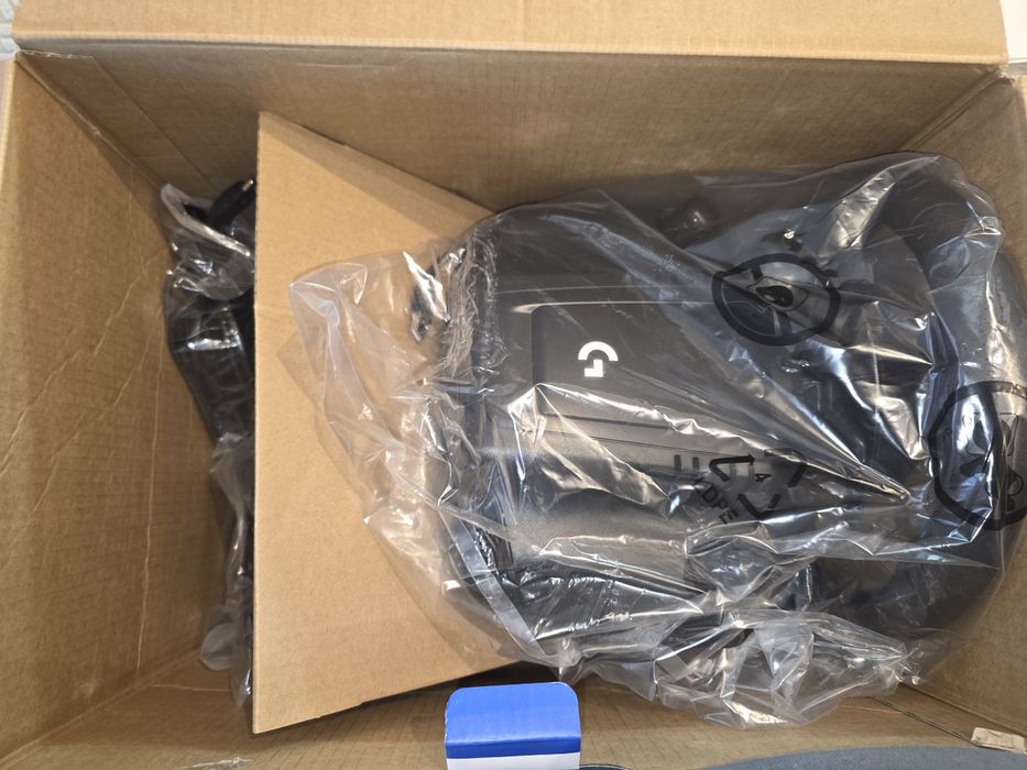 Logitech G923 PS5 PS4 PC