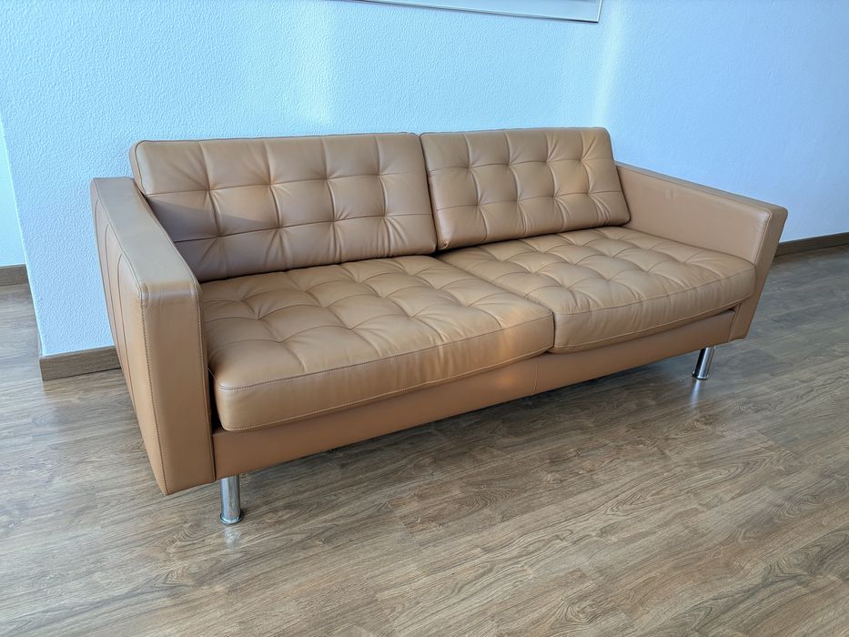 Sofa em Pele Camel