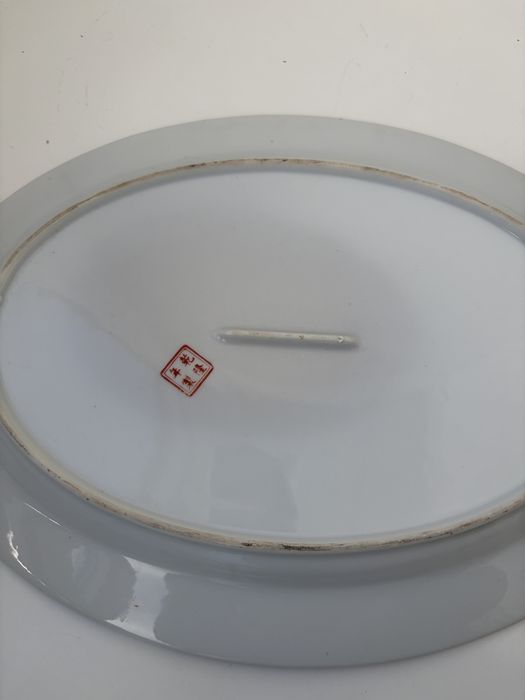 Prato de porcelana antigo