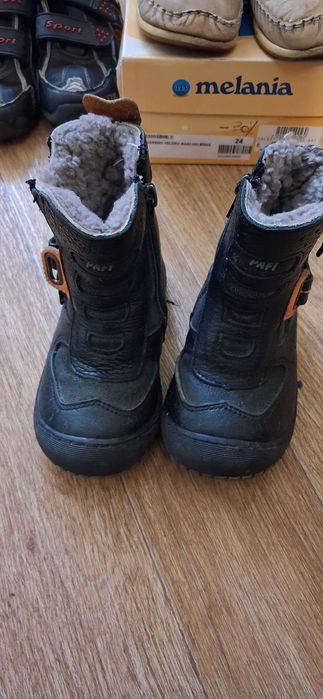 Взуття дитяче, чобітки, кросівки